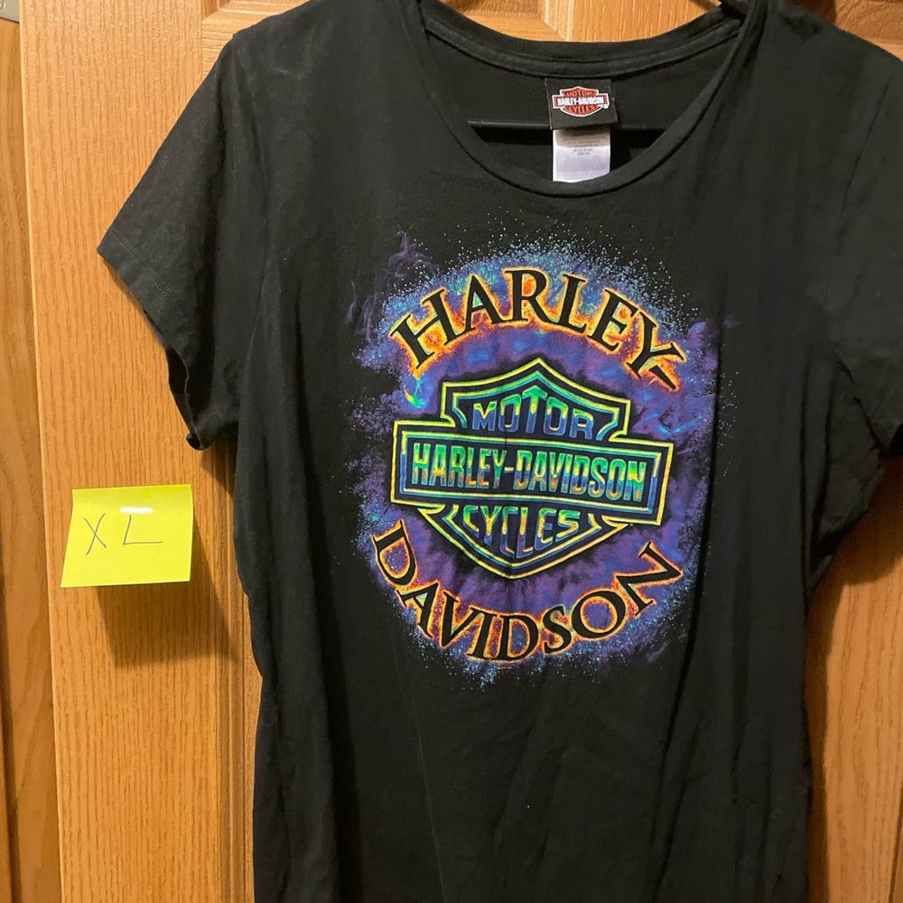 Harley-Davidson Black Tee with Vibrant Logo